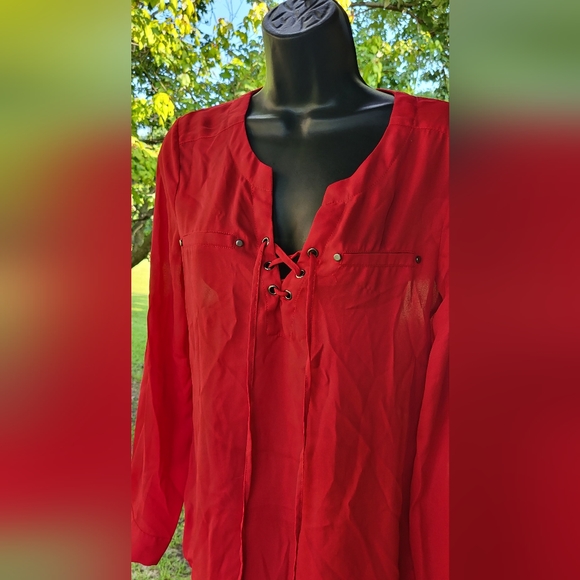 My Michele red lace front blouse size med - Picture 6 of 7